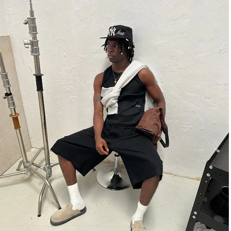 Pillbox Cap "Manyfest"